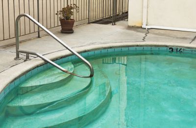 Algae Cleaning Service